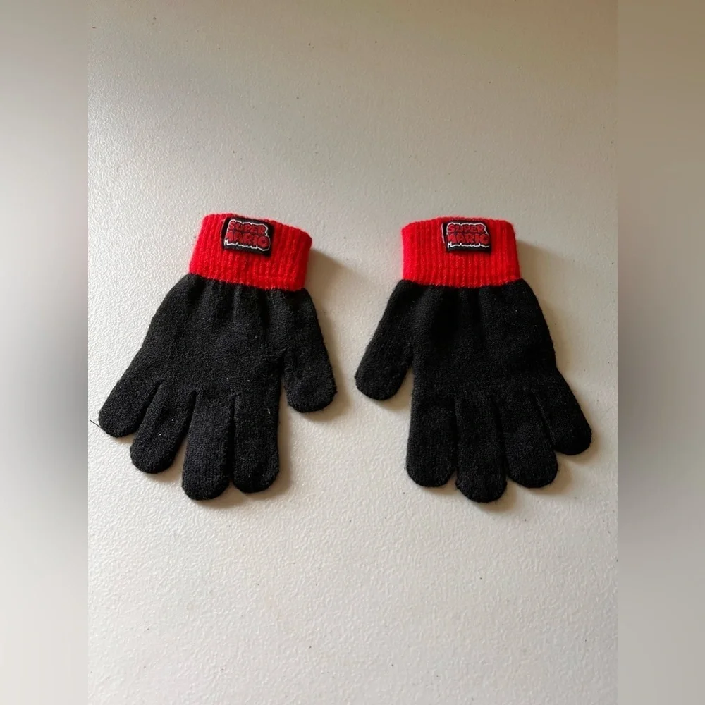 Super Mario Bros.Nintendo Boys Beanie And Gloves.